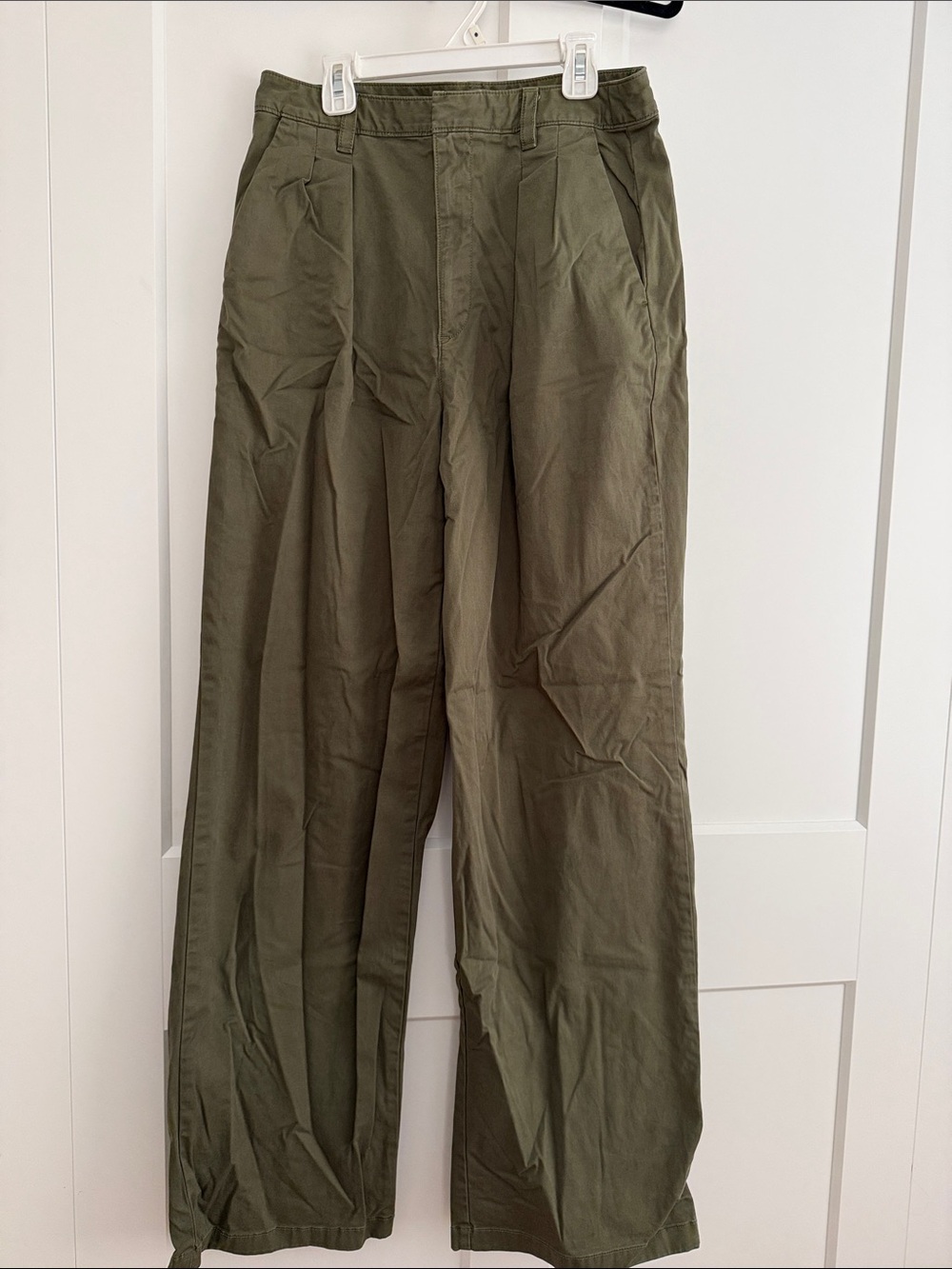 GAP Olive Green Wide-Leg Women’s Cargo Pants